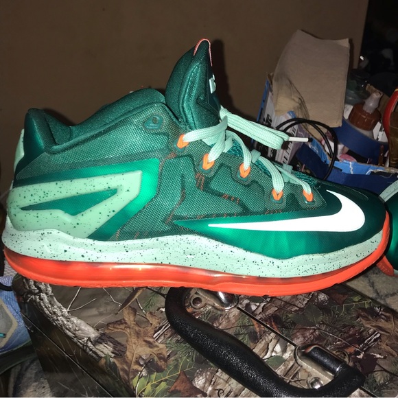 LEBRON 11 low size 9.5 great shape - Picture 7 of 8